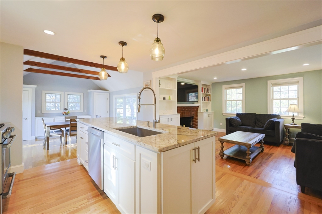 66 Crestwood Cir