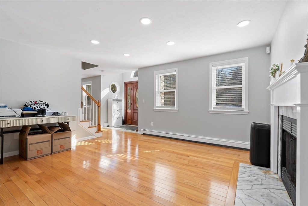 31 Martingale Ln