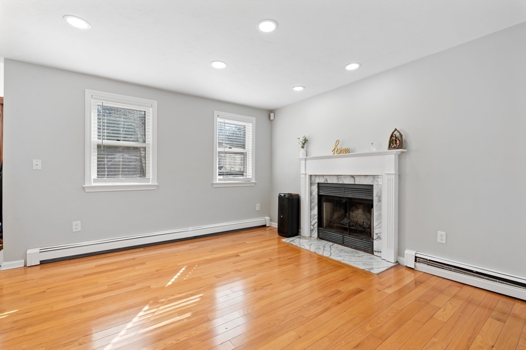 31 Martingale Ln