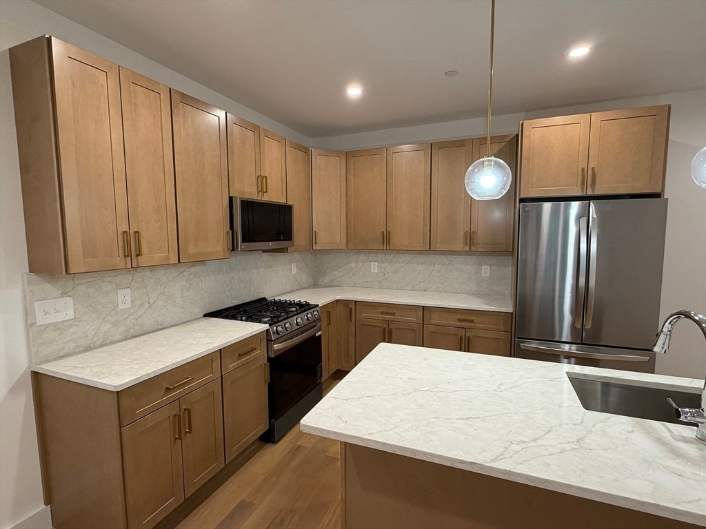 95 Addison ST #206, Boston, MA Photo #2