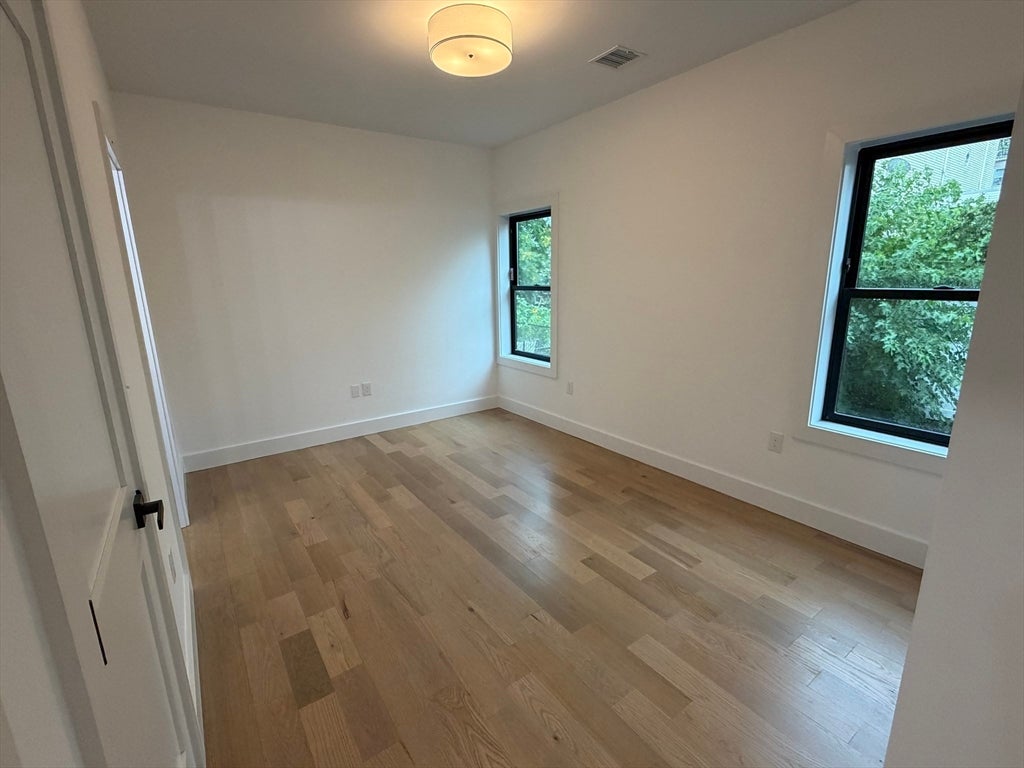 95 Addison ST #206, Boston, MA Photo #4