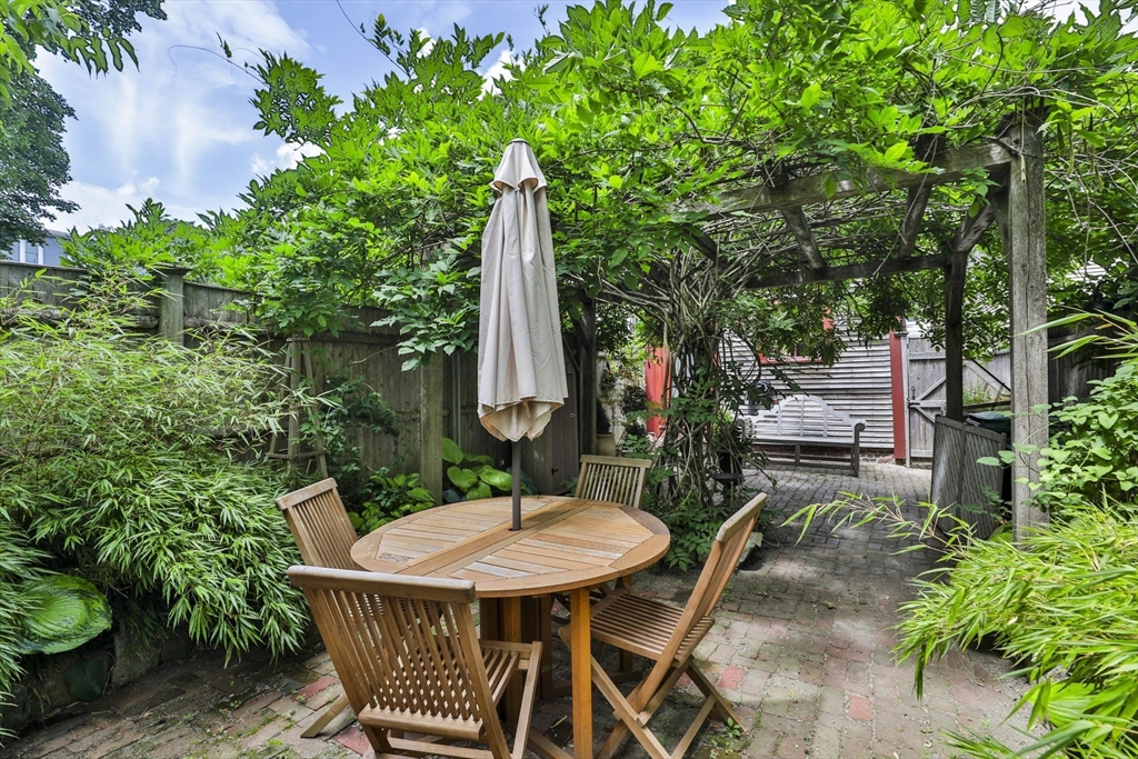 11 Boardman St