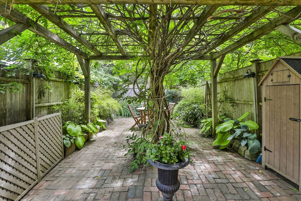 11 Boardman St