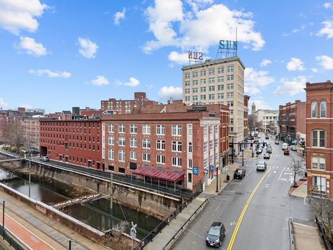 15-17-27 Kearney Sq 1-2-C1 Lowell MA 01852