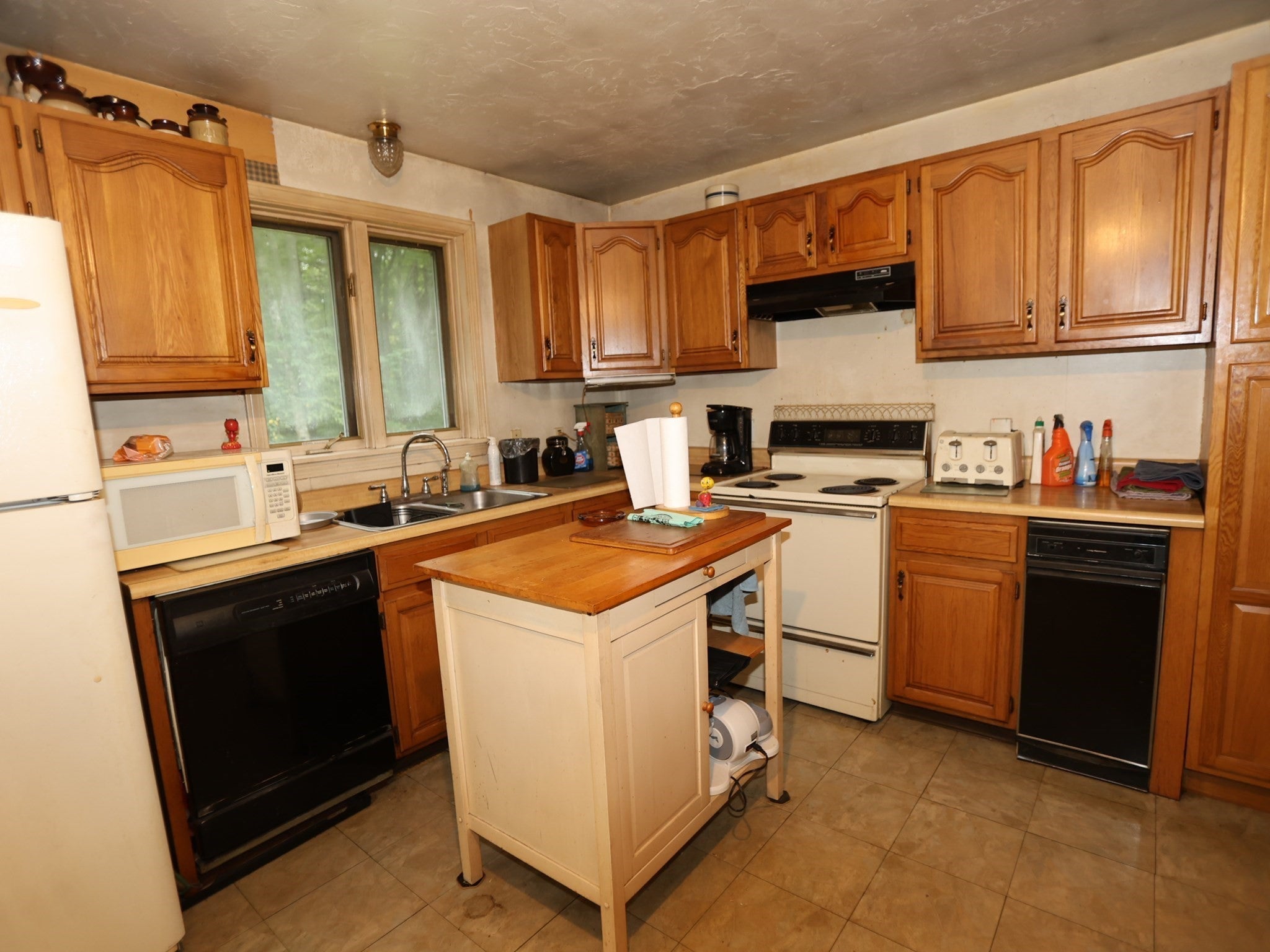 94 Long Hill Rd