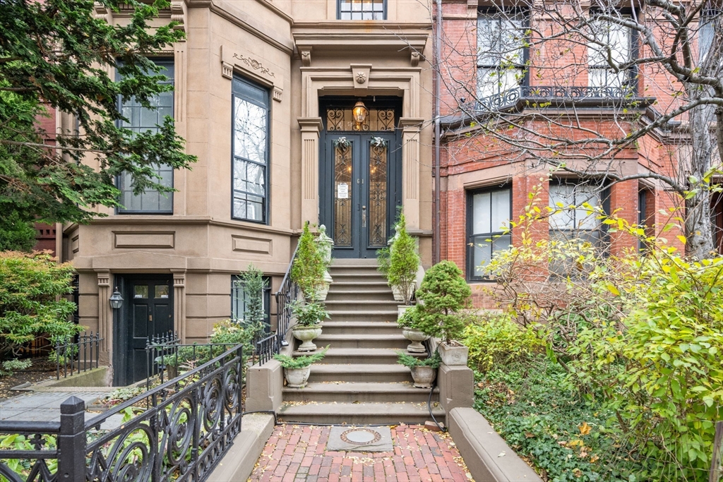 Click for 61 Marlborough St #2, Boston, MA slideshow Click for 61 Marlborough St #2, Boston, MA slideshow