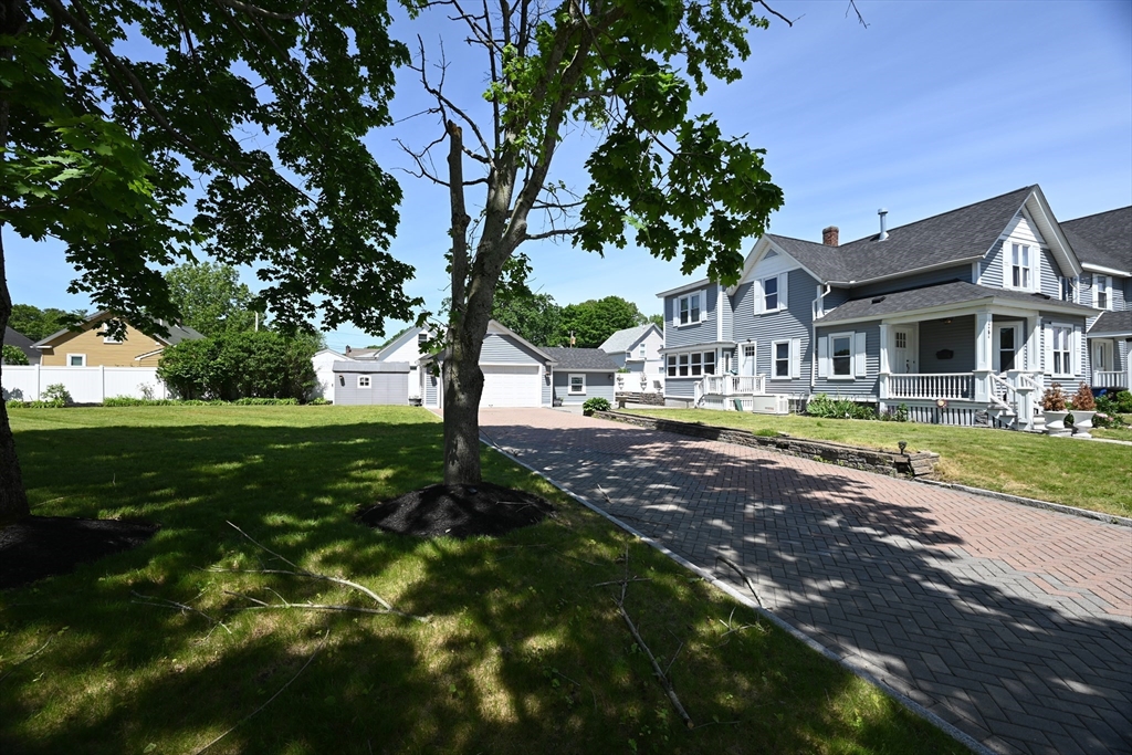 24 Brouilette St 24
