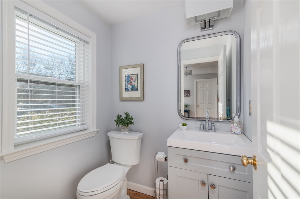 19 Harbor Hill Dr 19