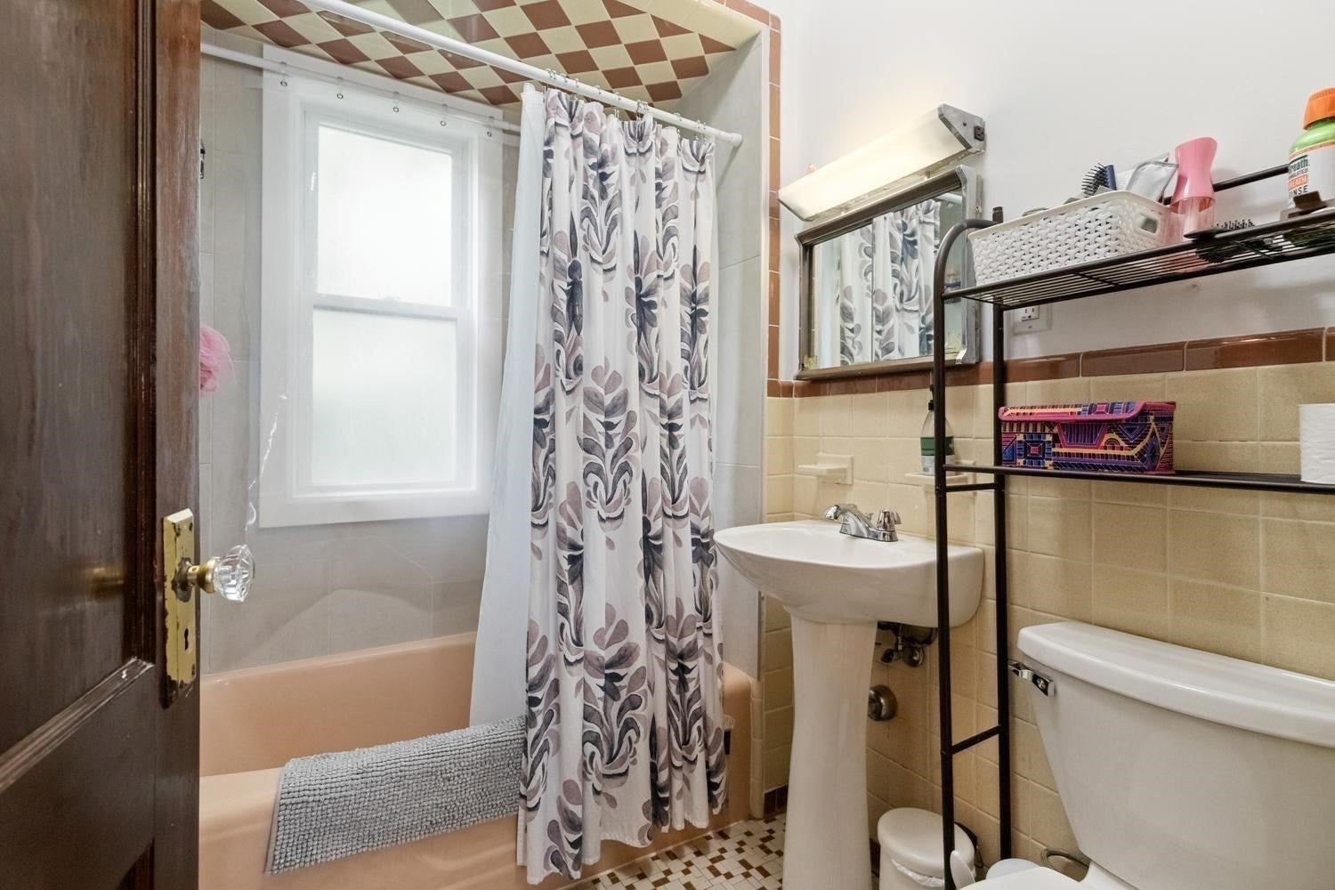 7 Hamilton Rd, Somerville, MA Photo #10