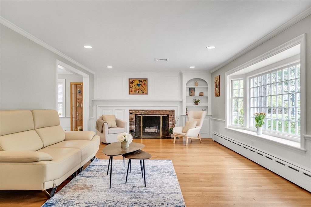 8 Hawthorne