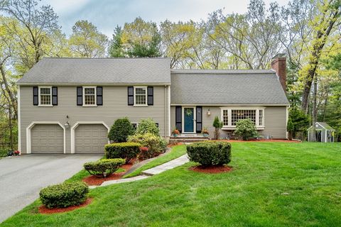 Photo of 8 Hawthorne RD, Winchester, MA 01890 (MLS # 73522773)