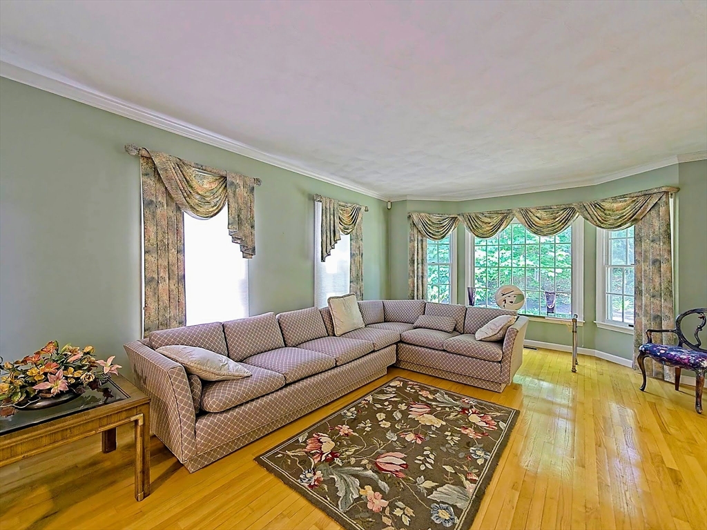 46 Clear Pond Rd