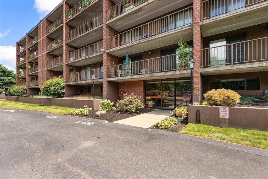 148 Marble St #404, Stoneham, MA, 148 Marble St #404, Stoneham, MA Photo #2