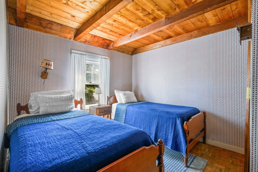 Dennis, Massachusetts 02641, United States, 4 Bedrooms Bedrooms, ,2 BathroomsBathrooms,Residential,Active,201438