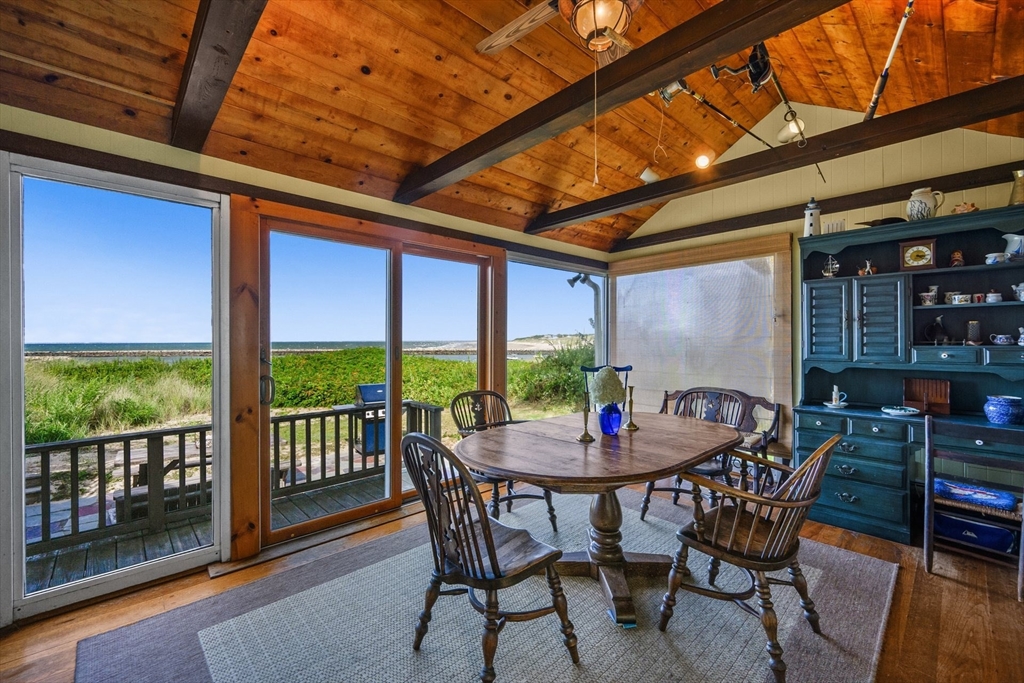 Dennis, Massachusetts 02641, United States, 4 Bedrooms Bedrooms, ,2 BathroomsBathrooms,Residential,Active,201438