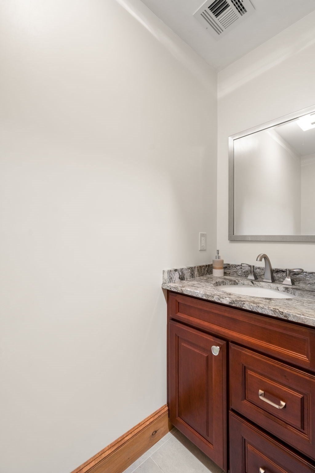 10 Lantern Rd, Framingham, MA, 10 Lantern Rd, Framingham, MA Photo #28
