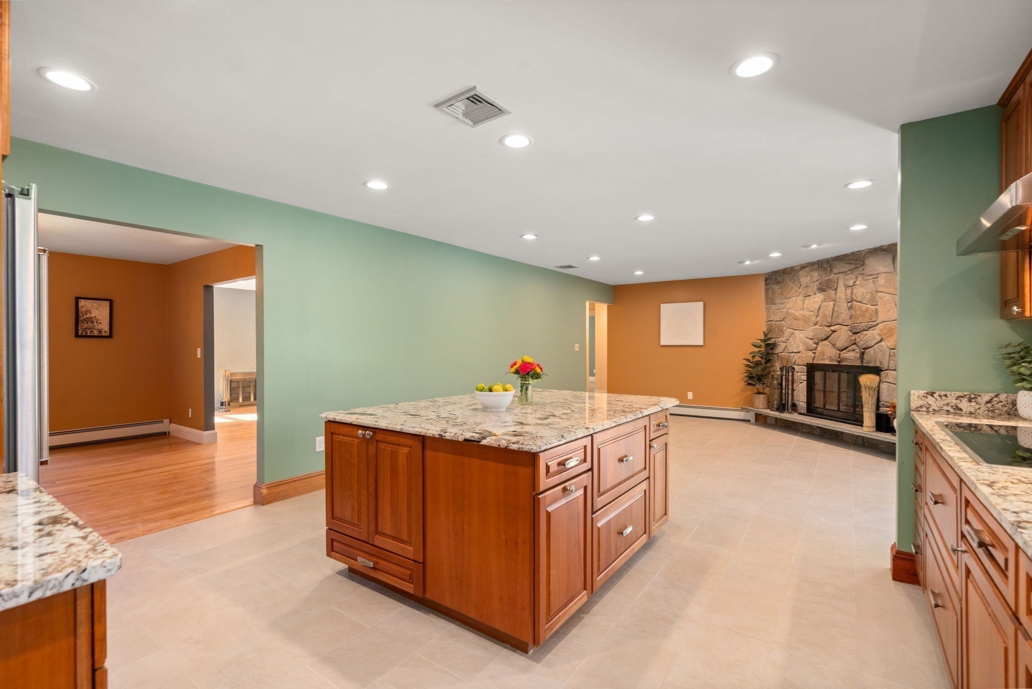 10 Lantern Rd, Framingham, MA, 10 Lantern Rd, Framingham, MA Photo #9