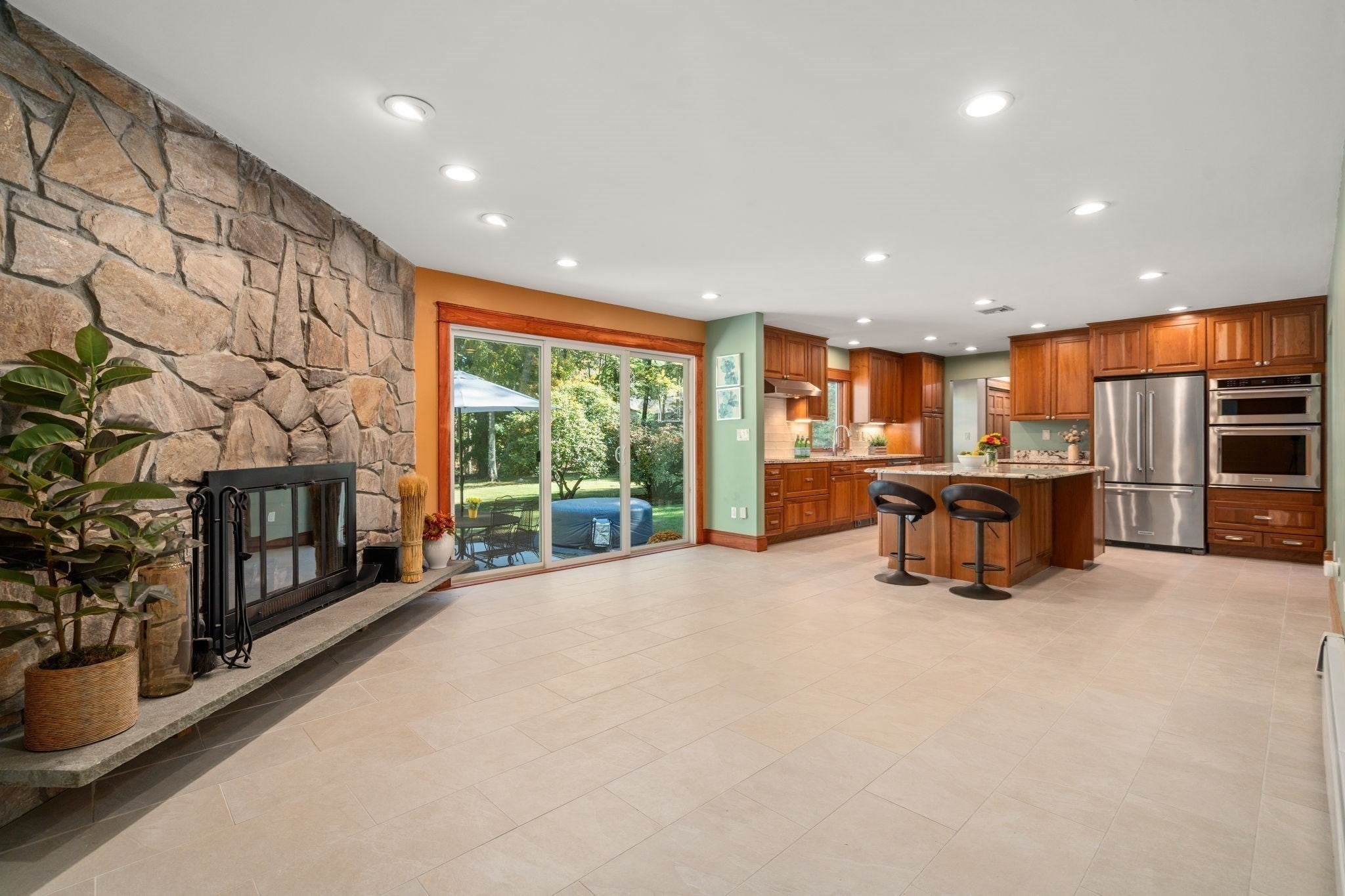 10 Lantern Rd
