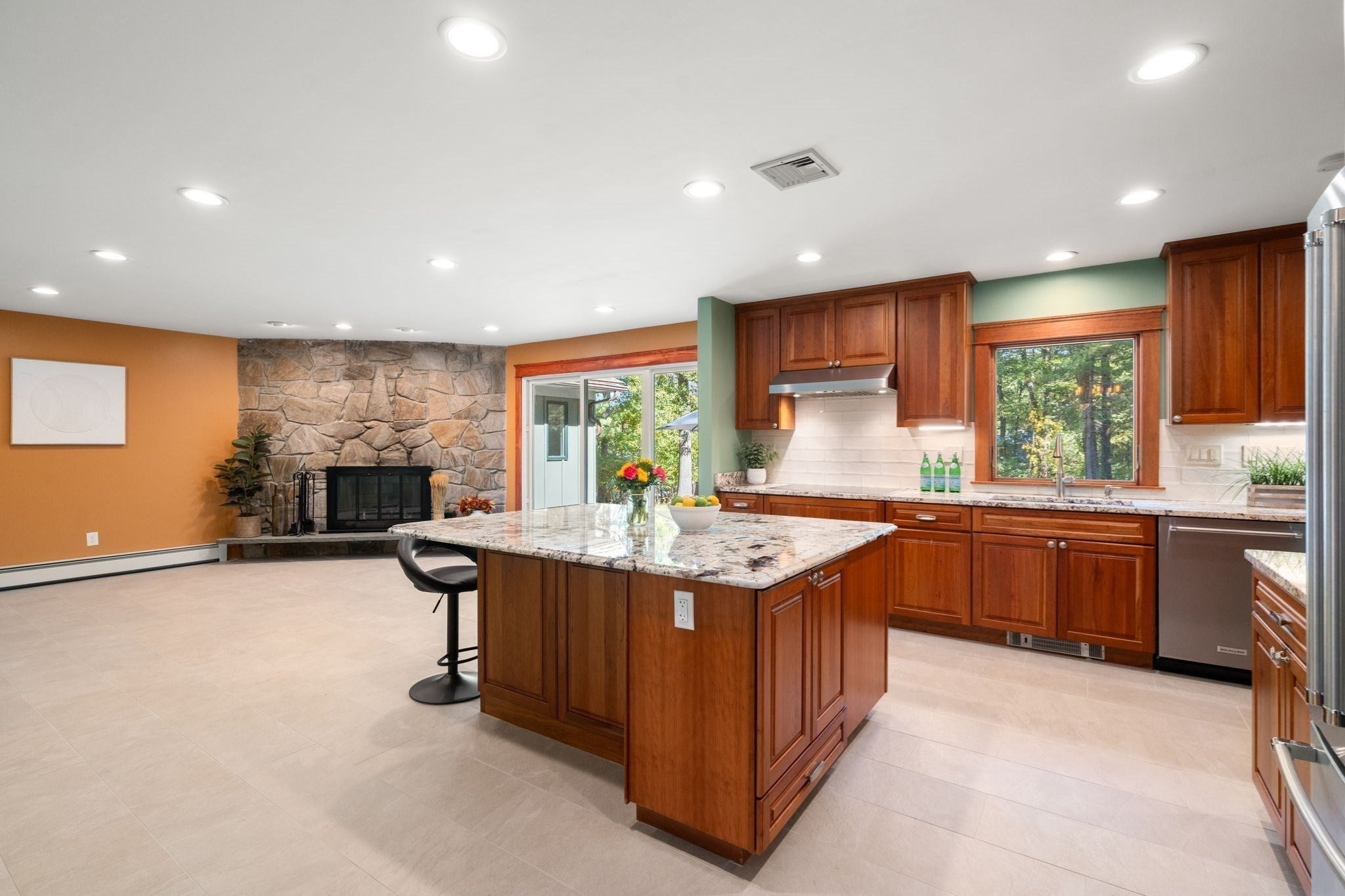 10 Lantern Rd, Framingham, MA, 10 Lantern Rd, Framingham, MA Photo #10