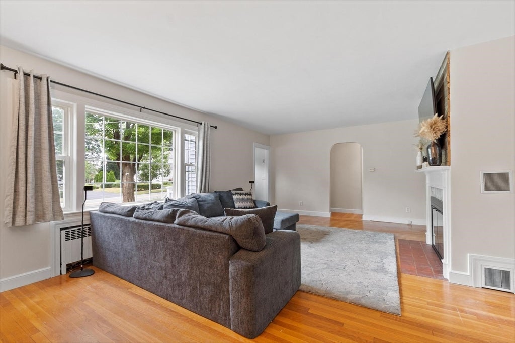 61 Goldsmith St, Littleton, MA, 61 Goldsmith St, Littleton, MA Photo #9