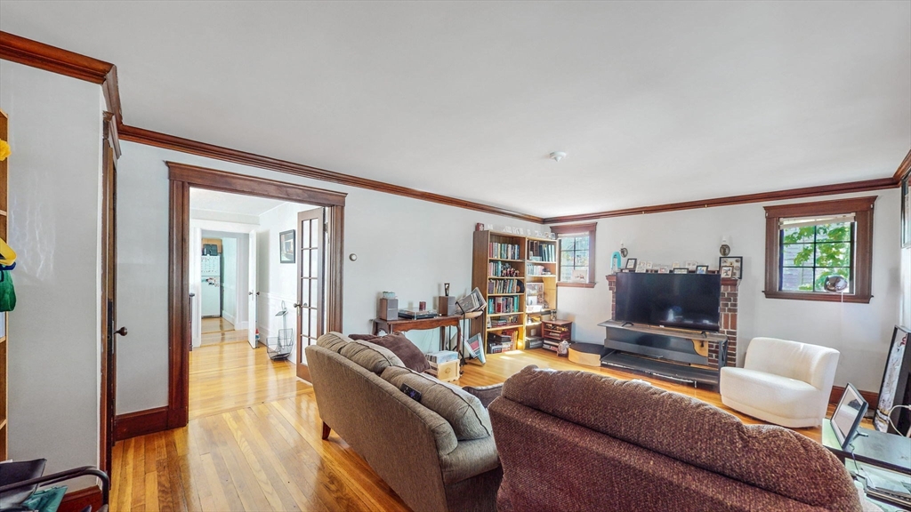 9 Fairview Ave