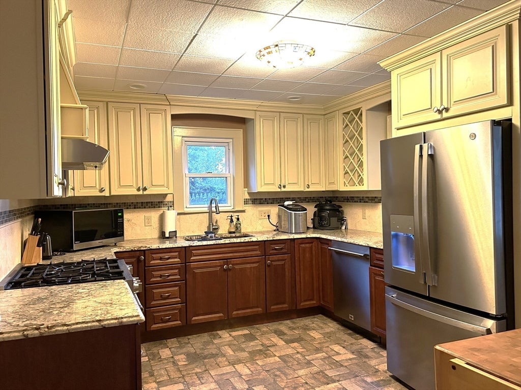 102 Cottage Rd, Enfield, CT, 102 Cottage Rd, Enfield, CT Photo #8