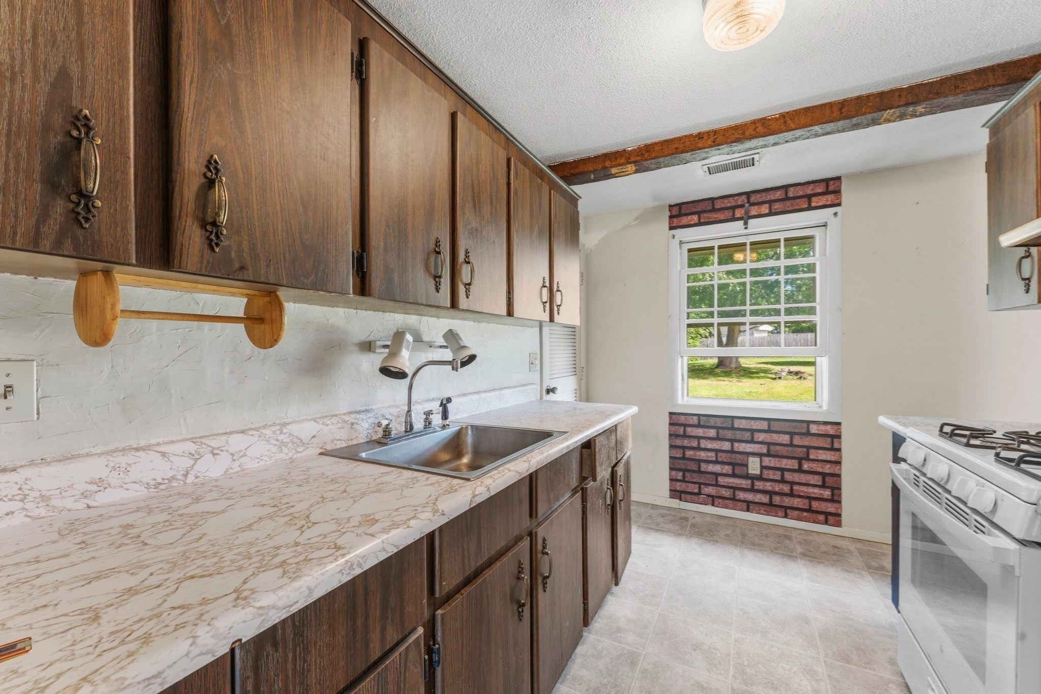 9 Lynnwood Ave, Swansea, MA, 9 Lynnwood Ave, Swansea, MA Photo #9