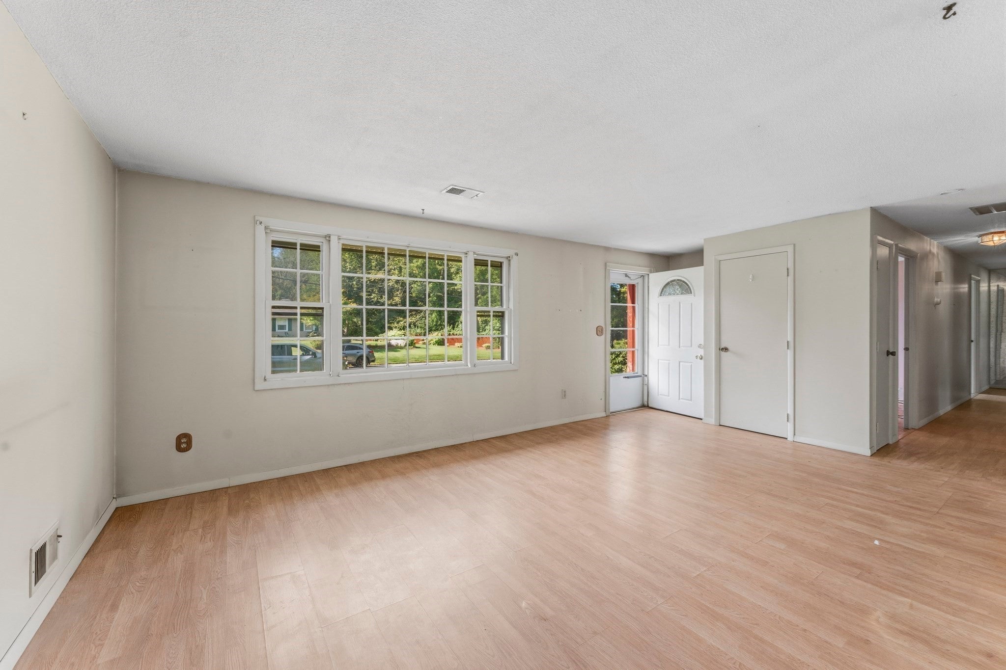 9 Lynnwood Ave, Swansea, MA, 9 Lynnwood Ave, Swansea, MA Photo #3