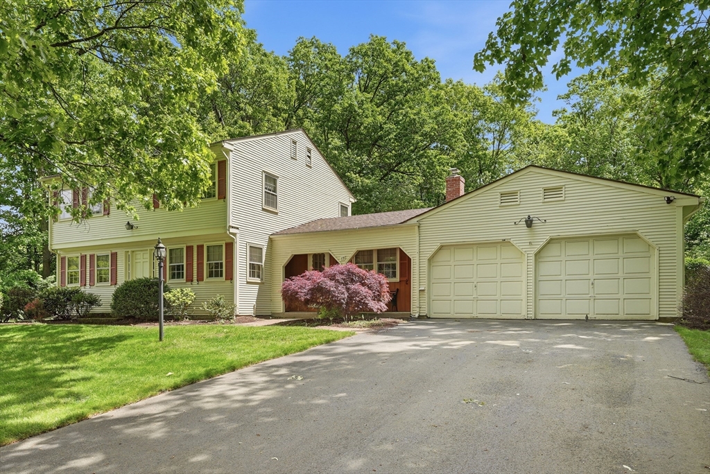 17 Raymond Dr