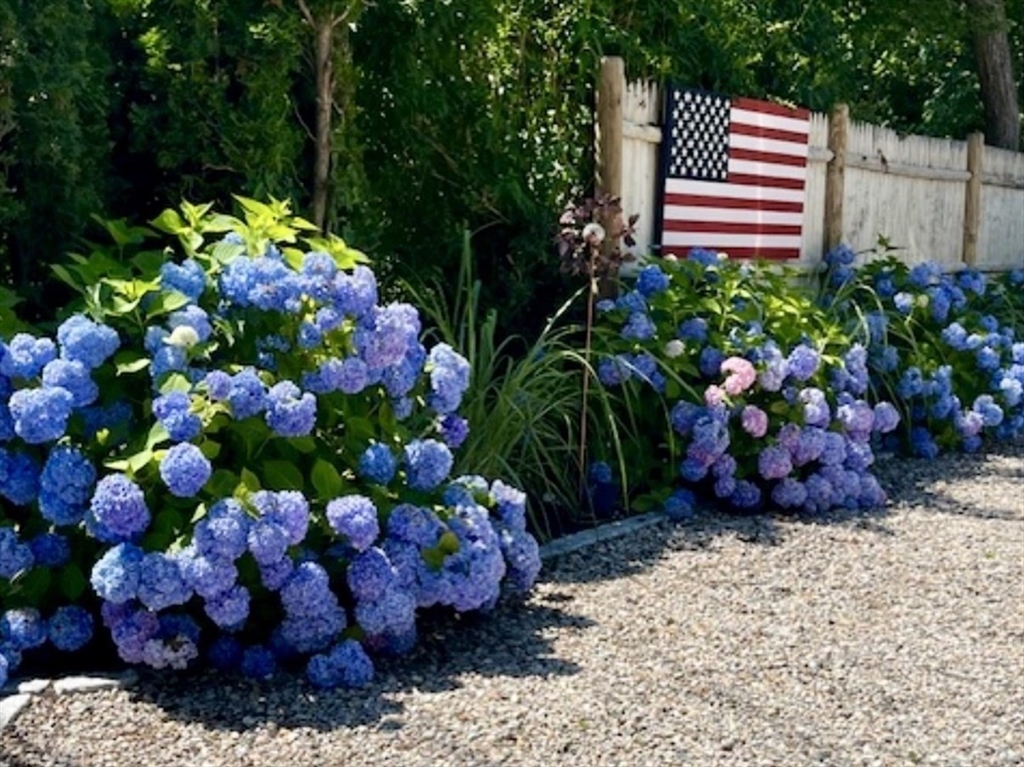 111 Pinecrest Beach Dr