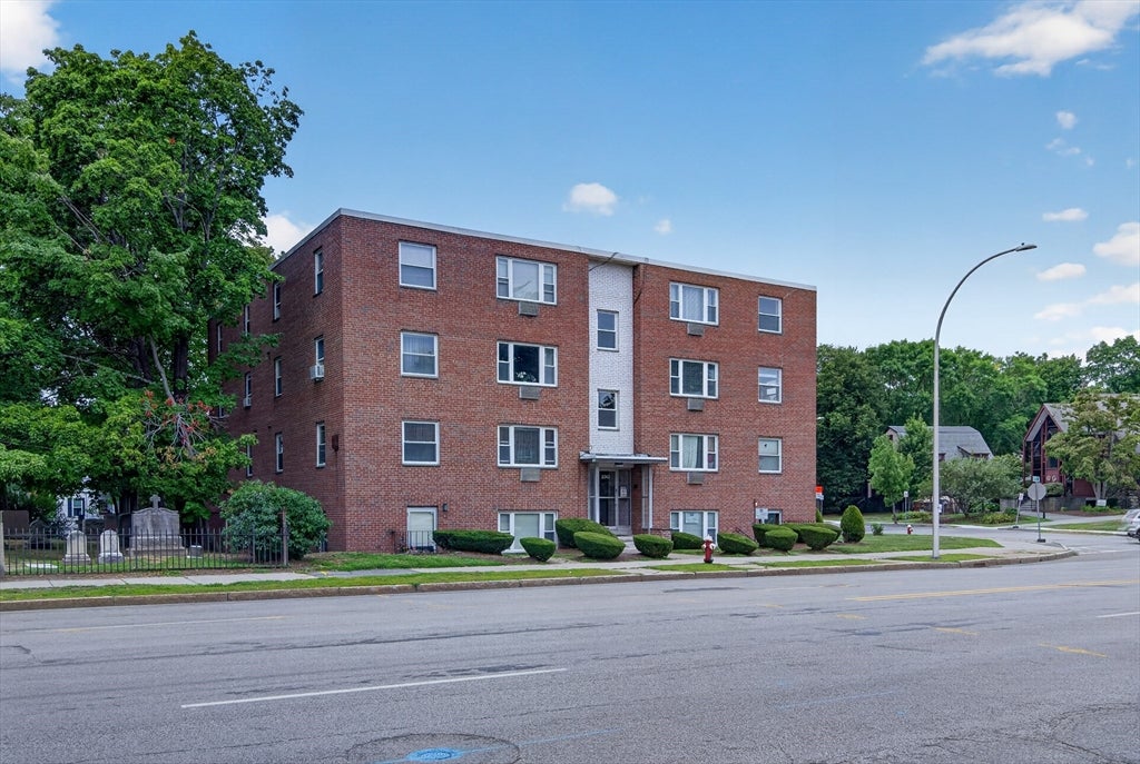190 Mount Auburn Street #2-2, Watertown, MA, 190 Mount Auburn Street #2-2, Watertown, MA Photo #1
