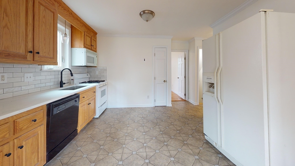8 Haven St 1