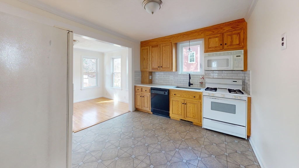 8 Haven St 1