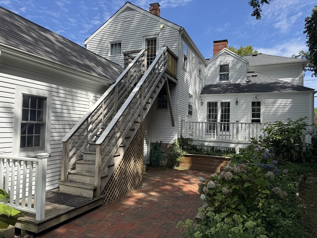 198 Main St 2