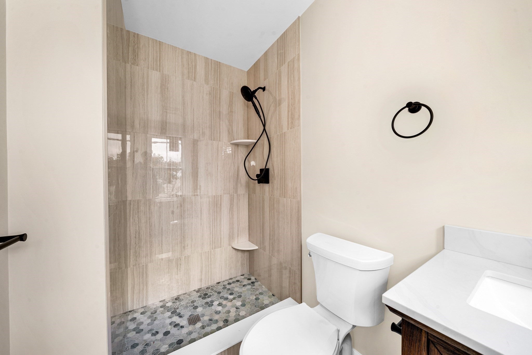 26 Friend Street #B, Amesbury, MA, 26 Friend Street #B, Amesbury, MA Photo #30