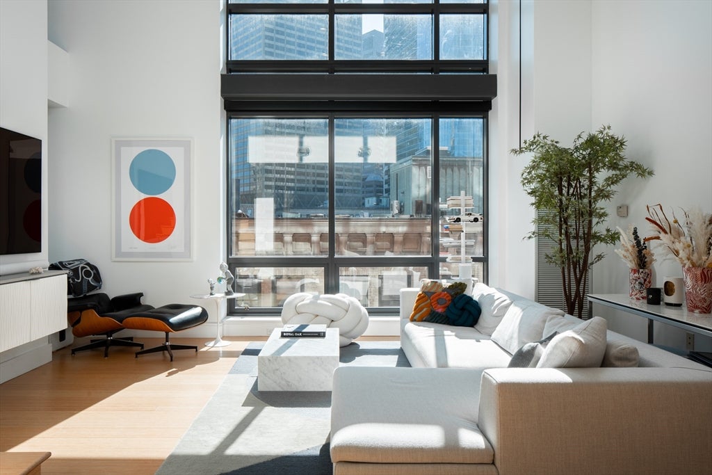 45 Province St 910
