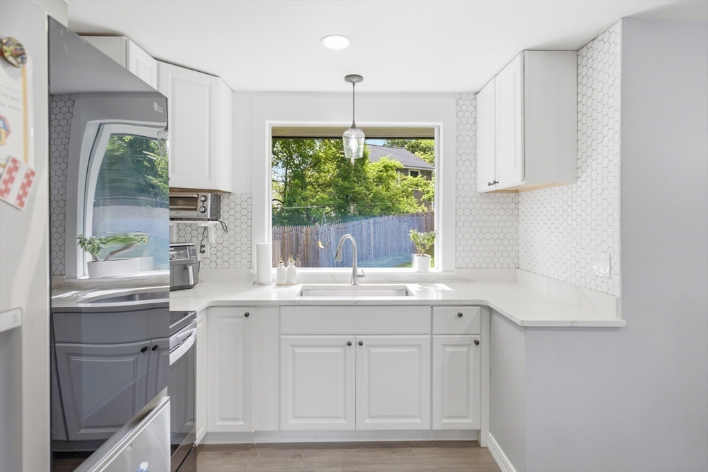 91 Bunkerhill Pkwy