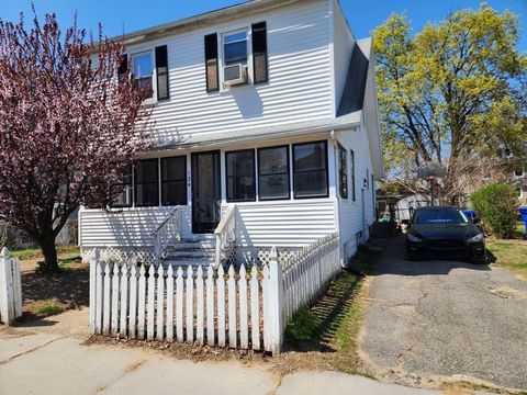 124 Littleton Street Springfield MA 01104