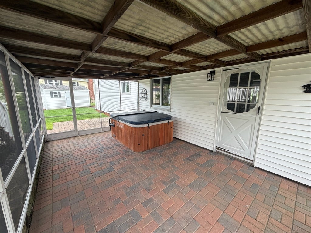 6 Canterbury Rd, Woburn, MA Photo #11