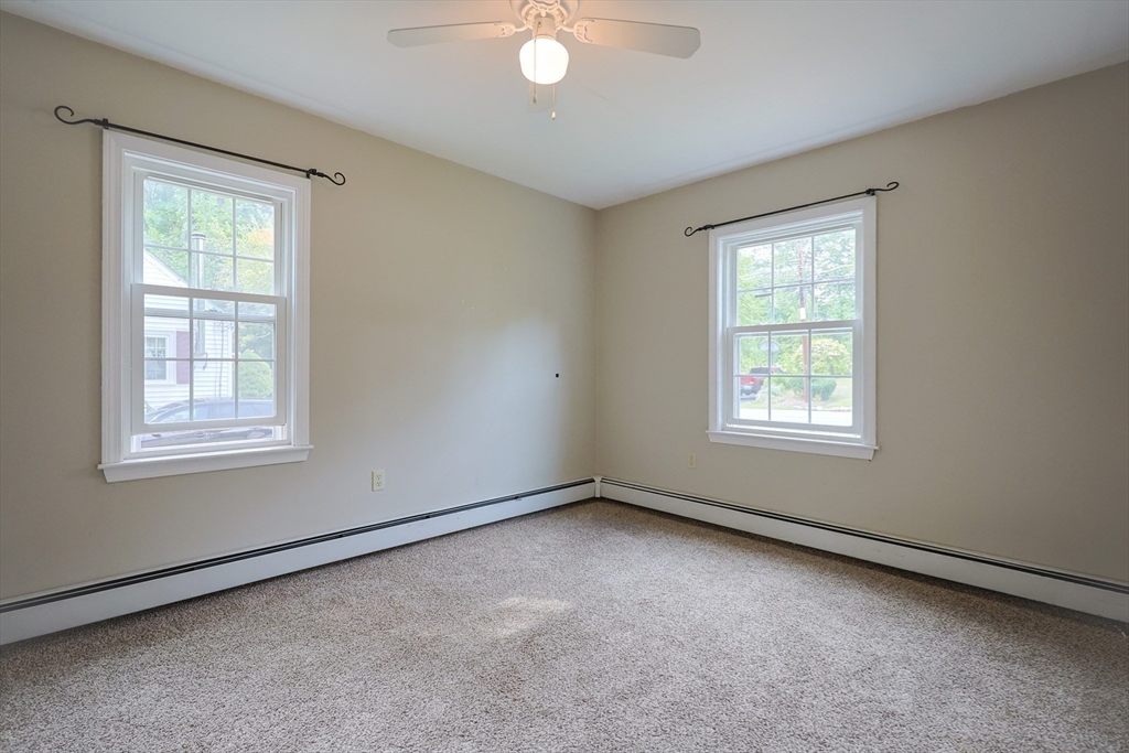 Hopedale, Massachusetts 01747, United States, 2 Bedrooms Bedrooms, ,1 BathroomBathrooms,Residential,Pending,207679