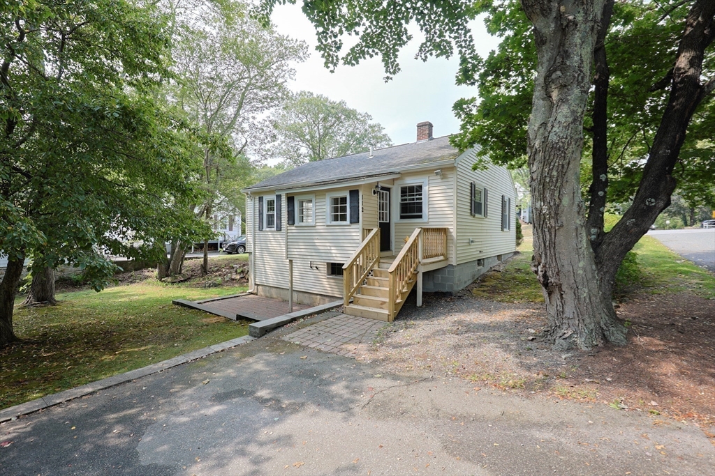 Hopedale, Massachusetts 01747, United States, 2 Bedrooms Bedrooms, ,1 BathroomBathrooms,Residential,Pending,207679