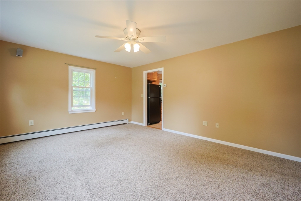 Hopedale, Massachusetts 01747, United States, 2 Bedrooms Bedrooms, ,1 BathroomBathrooms,Residential,Pending,207679