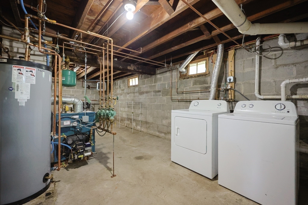 Hopedale, Massachusetts 01747, United States, 2 Bedrooms Bedrooms, ,1 BathroomBathrooms,Residential,Pending,207679