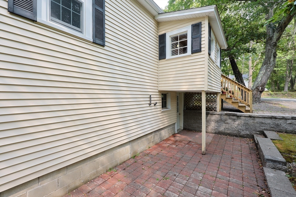 Hopedale, Massachusetts 01747, United States, 2 Bedrooms Bedrooms, ,1 BathroomBathrooms,Residential,Pending,207679