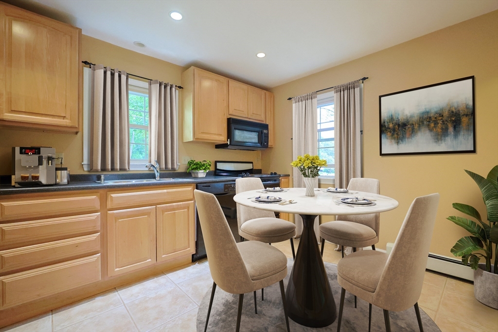 Hopedale, Massachusetts 01747, United States, 2 Bedrooms Bedrooms, ,1 BathroomBathrooms,Residential,Pending,207679