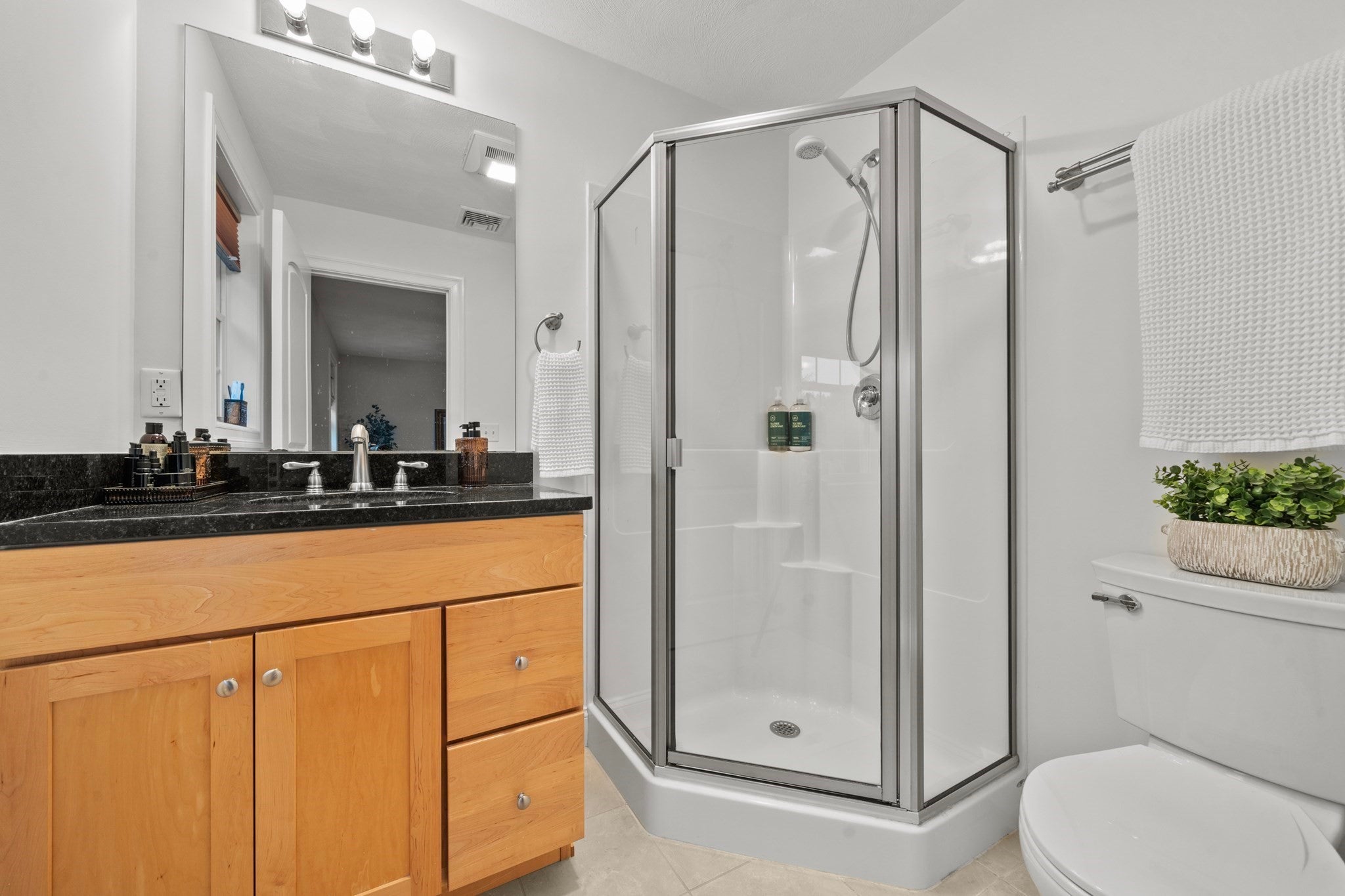 21 Orange St #A, Woburn, MA, 21 Orange St #A, Woburn, MA Photo #25
