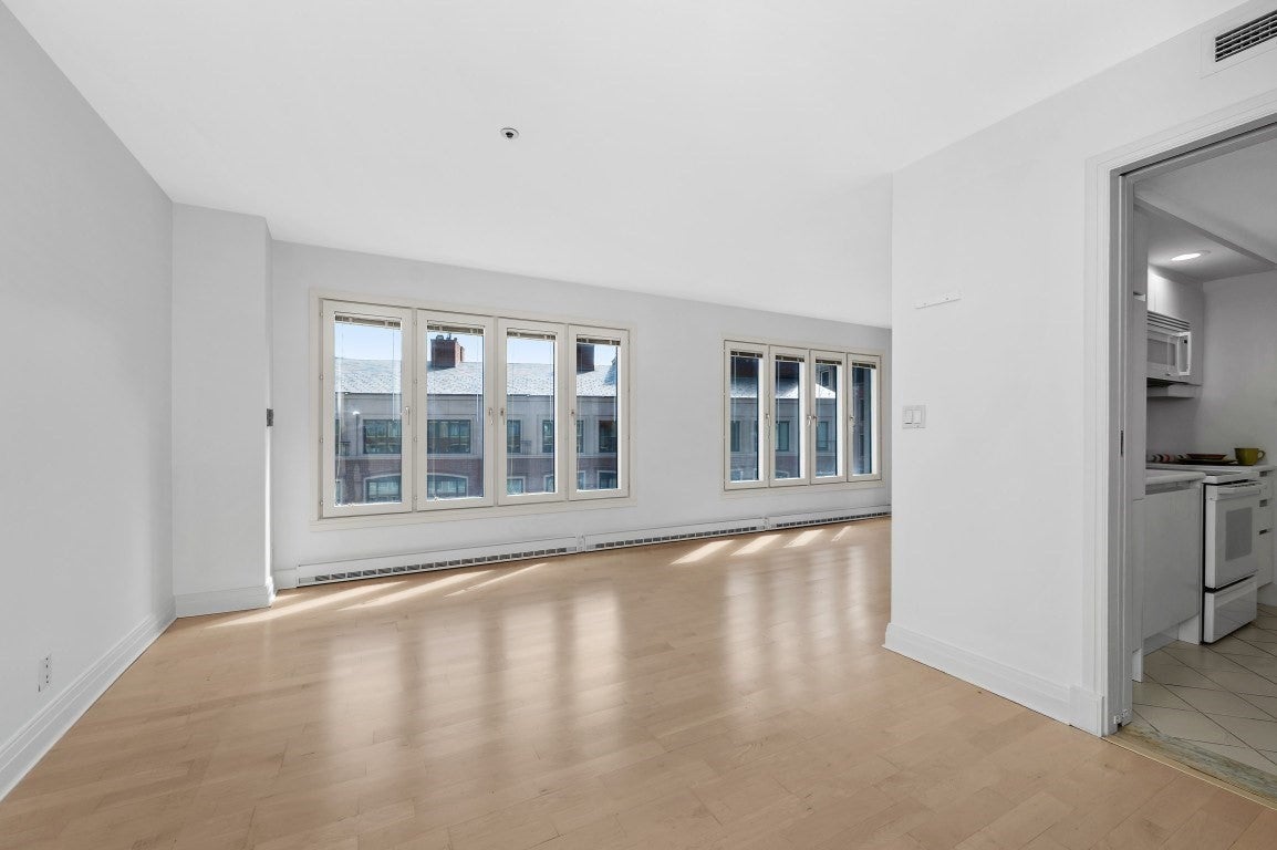 20 Rowes Wharf PH4