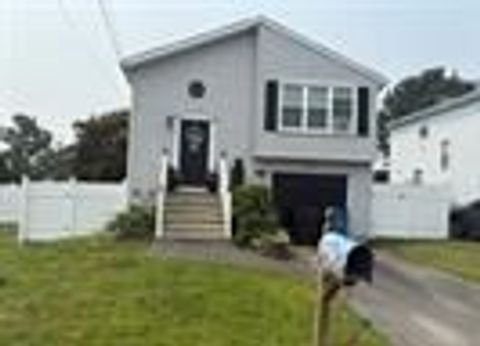 23 Plant Street Cumberland RI 02864
