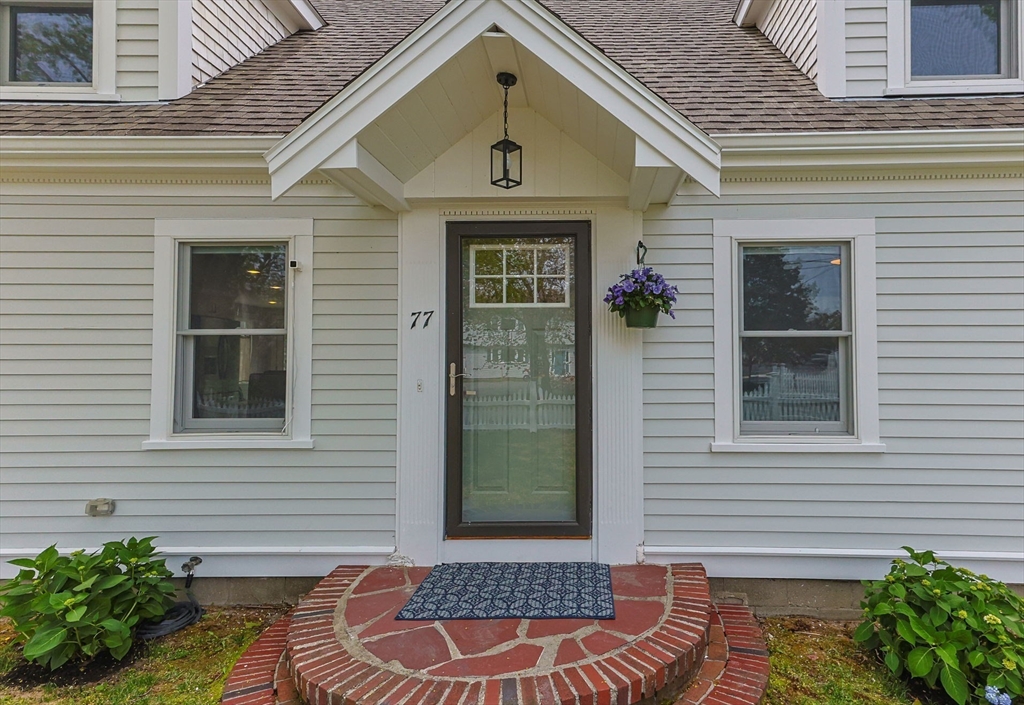 77 Center St