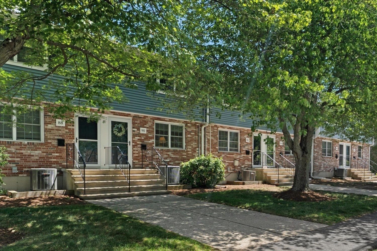 90 Durham Rd 90